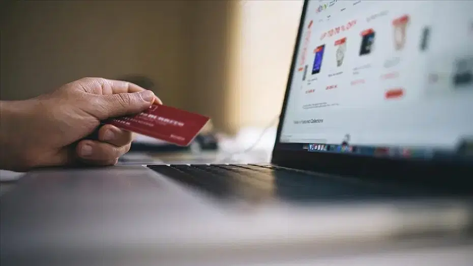 Online Alışverişte Sahte Yorumlara Kısıtlama ve Erişim Engeli Getirildi