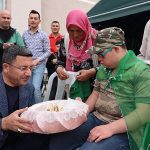 Down sendromlu Yusuf Tosun için Nevşehir'de temsili askeri eğlence düzenlendi.  Eğlence programında Belediye Başkanı Rasim Arı gence askeri kına yaktı – GÜNDEM