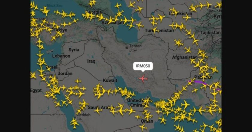 Yolcu uçağı Tahran'ın hava alanını sadece geçti: nefesler tutuldu, binlerce insan canlı görünüyordu