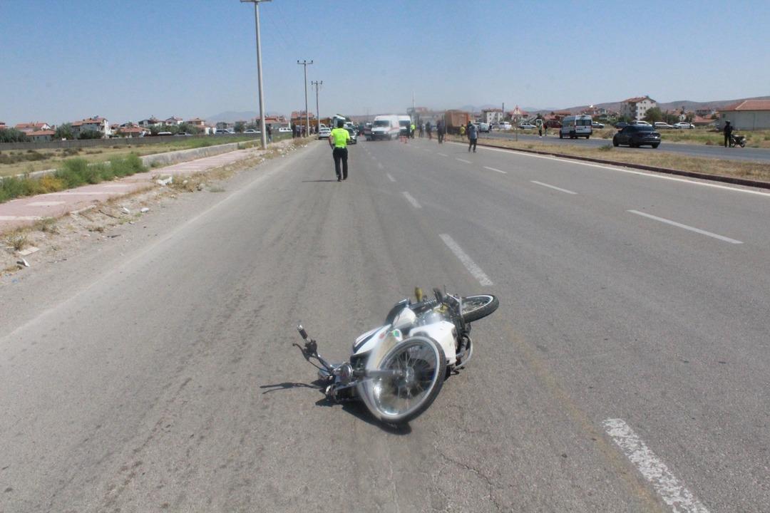 Sürücü felaketi: Uyarıya saygı duymadı, polis memuruna çarptı! 2