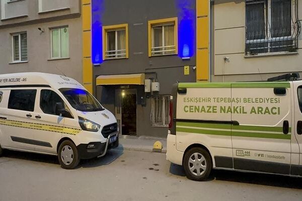 Irak vatandaşları Eskişehir'deki dairelerin merdivenlerinde ölü bulundu
