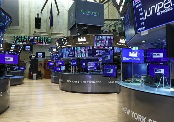 New York Menkul Kıymetler Borsası karışık bir kursla açıldı