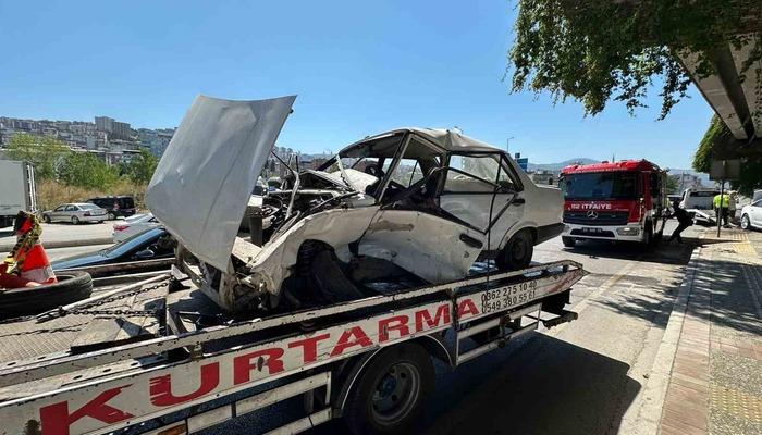 Kazaya karışan tofaş arabası yıkıma geri döndü: 1 ağır 2 yaralı