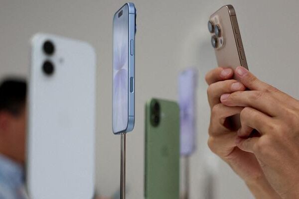 İPhone Apple'a iOS 26 İsyan kullanıcıları: “Telefonum tuğlalara dönüştü”