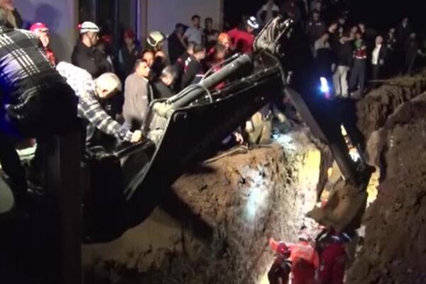 Bursa'dan acı haber… Kanalizasyon kazarken enkaz altında kaldılar: 2 kardeş hayatını kaybetti