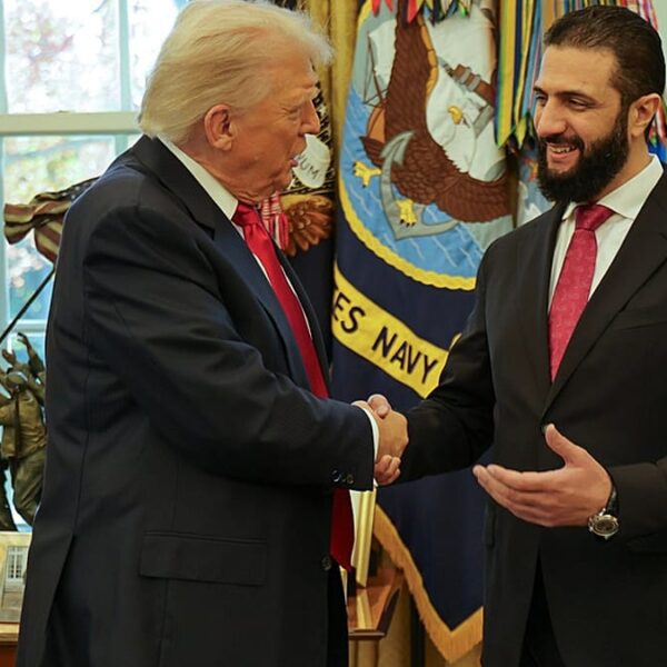 Trump, Suriye'nin geçici başkanı Shara'yı Beyaz Saray'da ağırladı