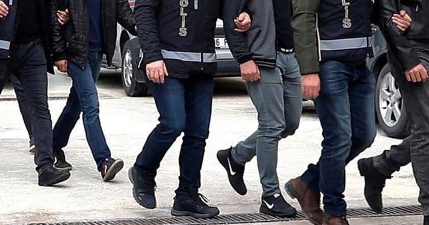 Antalya'daki yolsuzluk soruşturmasında 8 kişi daha gözaltına alındı! Evleri de arandı